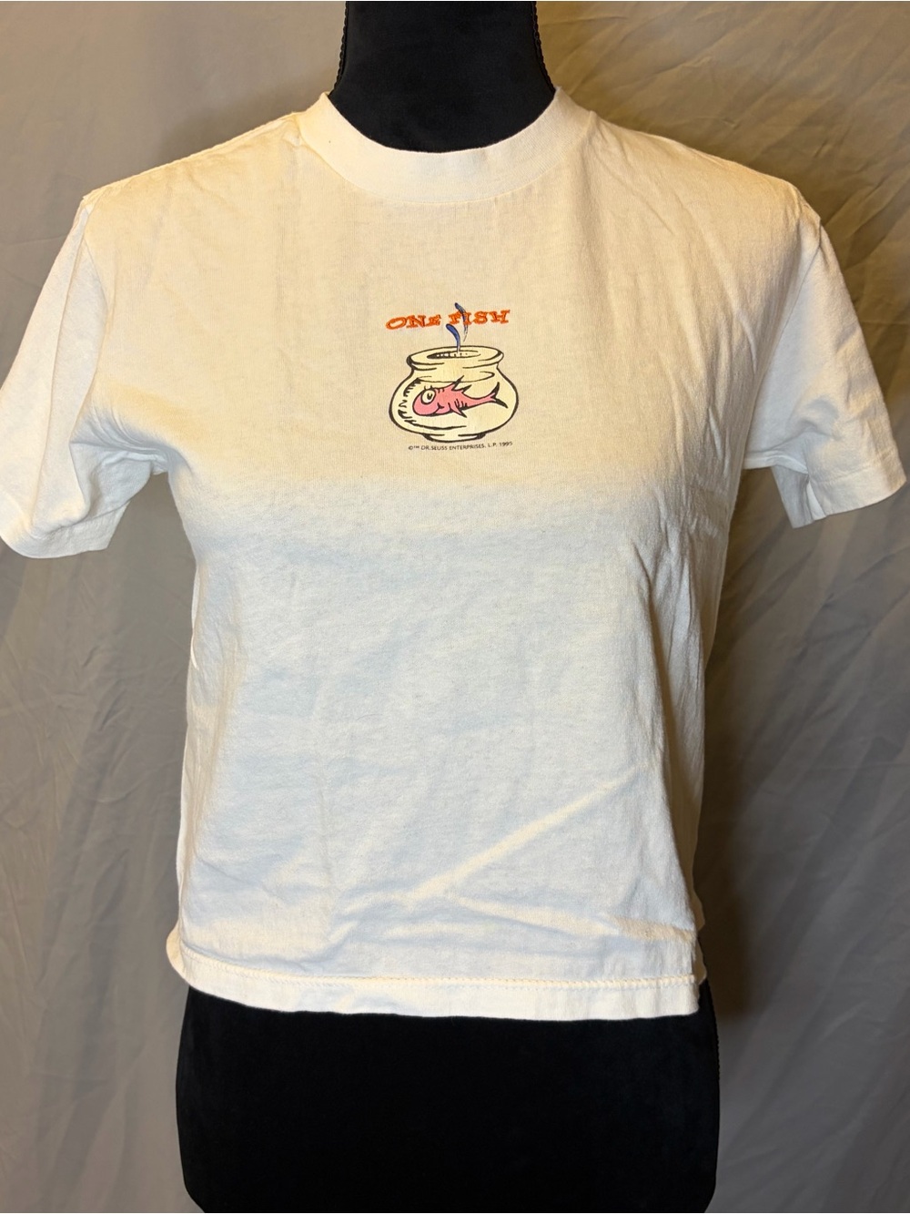 Dr. Seuss One Fish Short Sleeve Tee | Size L in Juniors